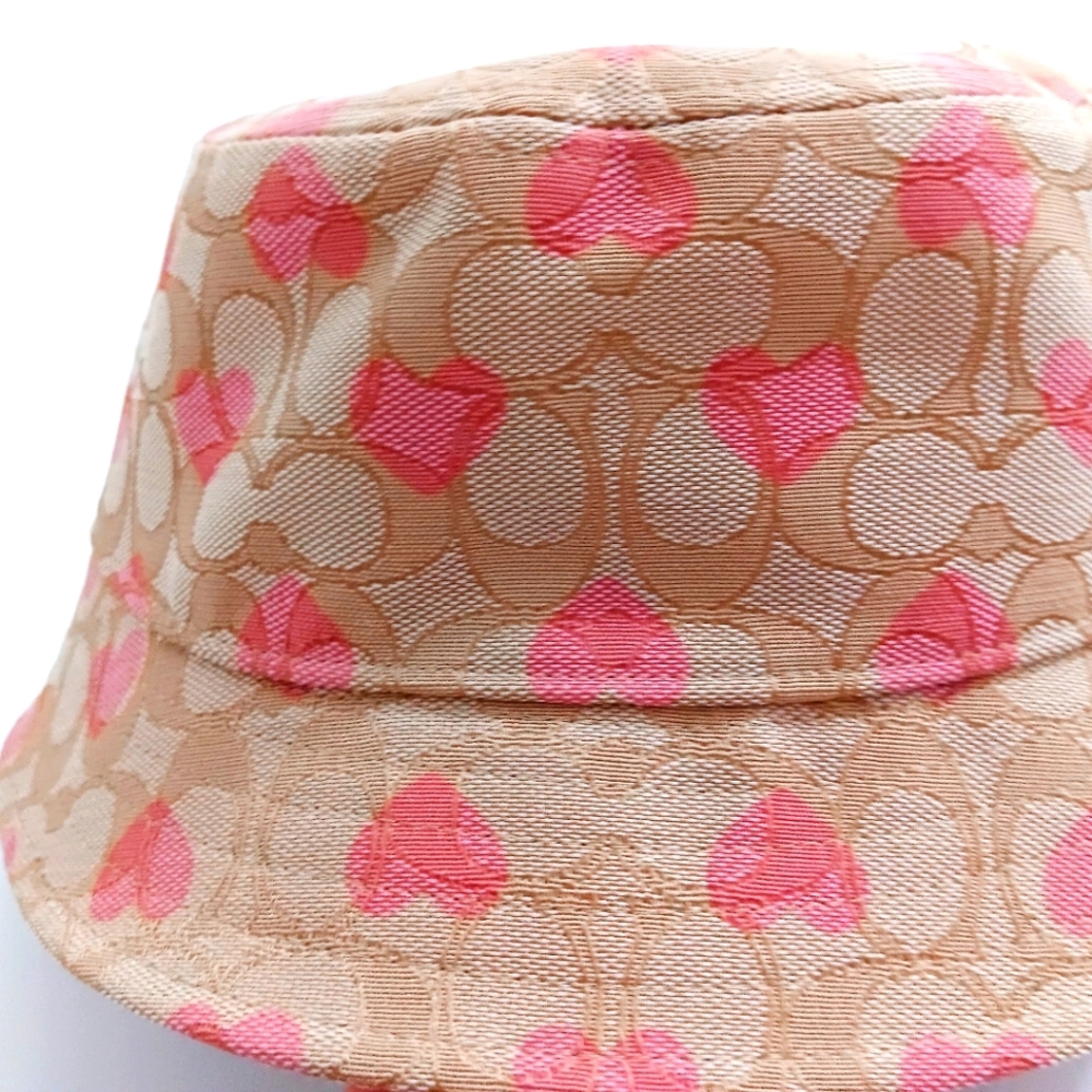 COACH sweet heart bucket hat